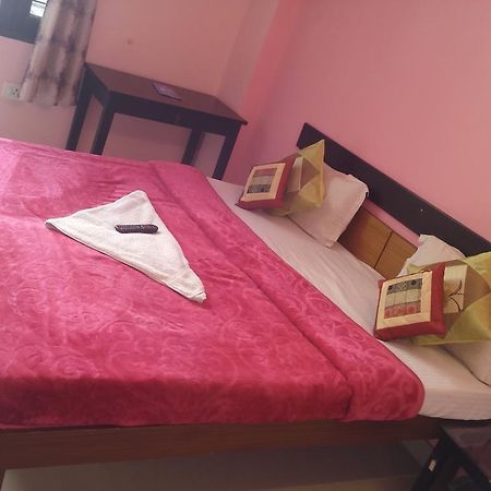 Yatri Guest House New Delhi Ngoại thất bức ảnh