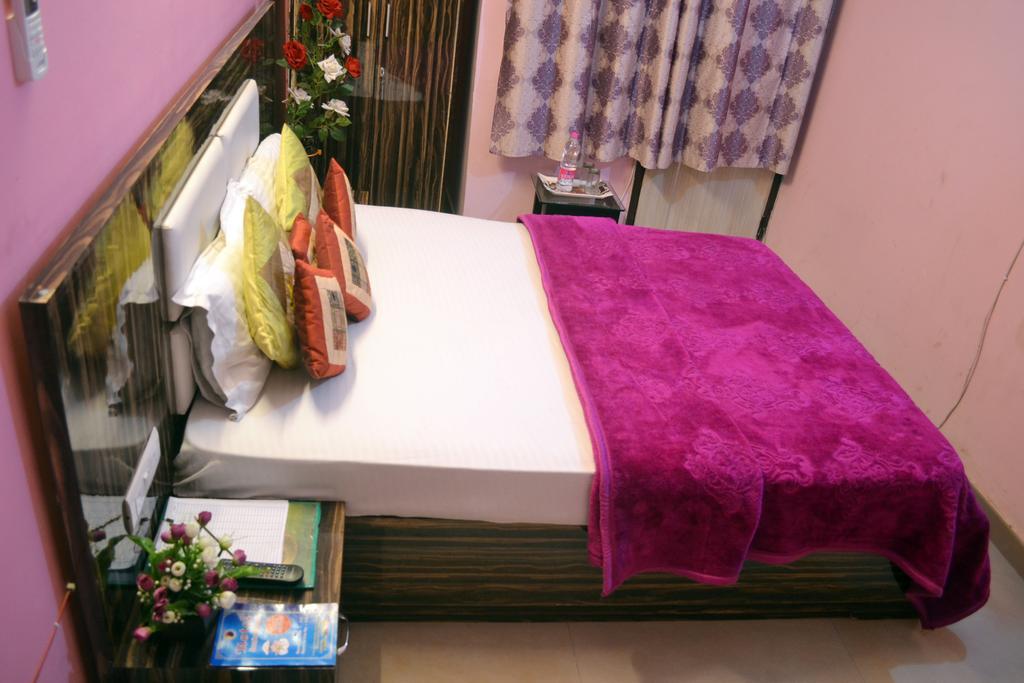 Yatri Guest House New Delhi Ngoại thất bức ảnh